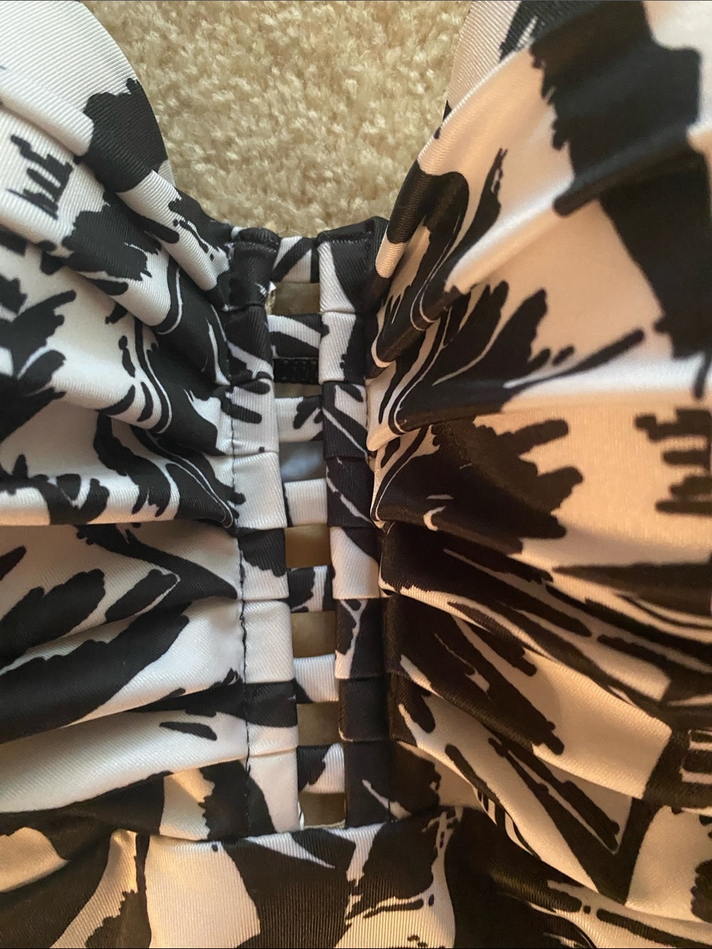 Cacique NWT swim top size 44DDD palm print - Picture 3 of 9